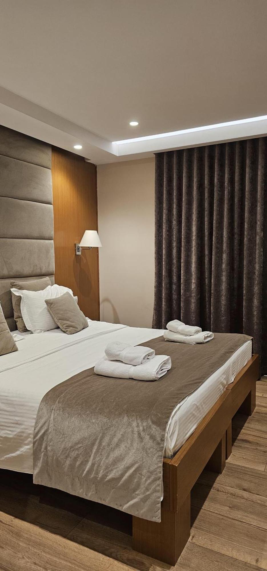 Hotel Queen Selita e Vogel Ngoại thất bức ảnh