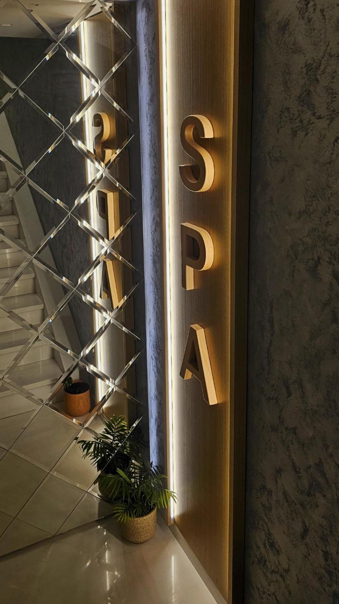 Hotel Queen Selita e Vogel Ngoại thất bức ảnh