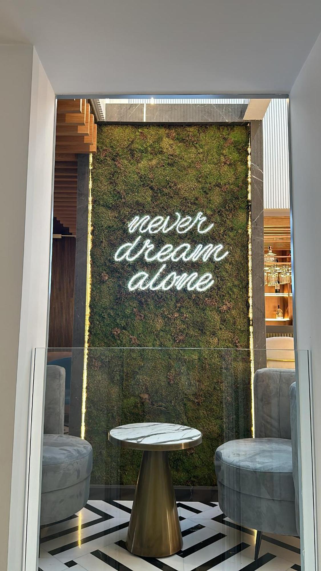 Hotel Queen Selita e Vogel Ngoại thất bức ảnh
