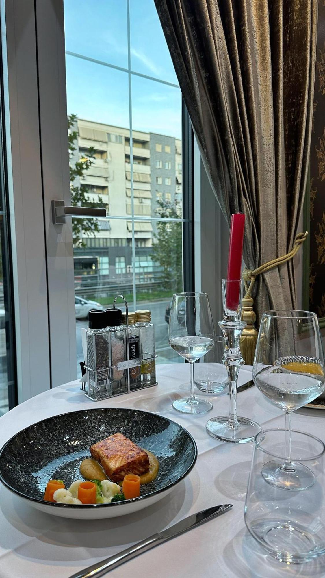 Hotel Queen Selita e Vogel Ngoại thất bức ảnh