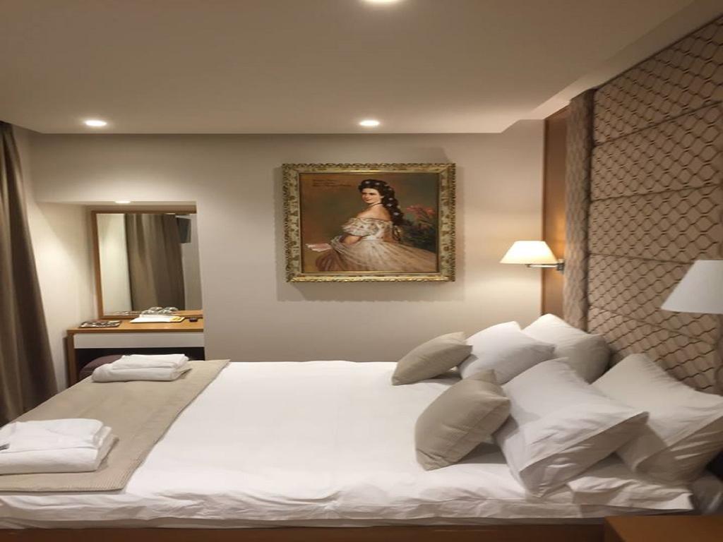 Hotel Queen Selita e Vogel Ngoại thất bức ảnh